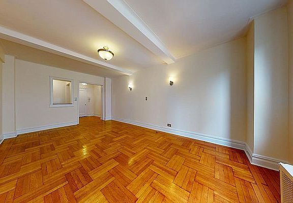 4th image of 114 W 86th St #3