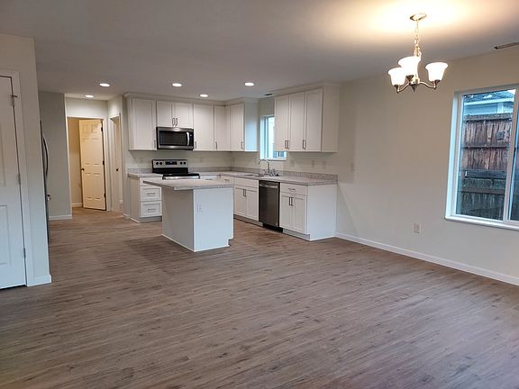 5th image of 301 Drake St