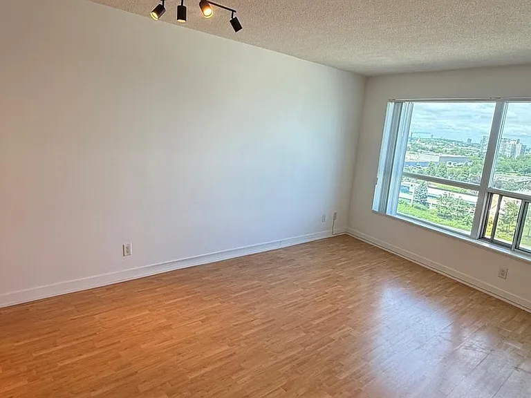 36 Lee Centre Dr #1203 — Photo 5
