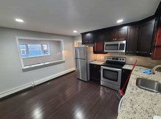 7 Dale St APT 3L, Stamford, CT 06902