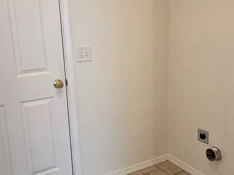 4004 E Park Ridge Dr — Photo 6