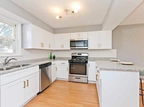2nd image of 9136 Brookfield Ave