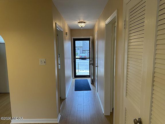 3rd image of 654 Willow Creek Dr