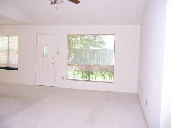 3rd image of 8015 Big Oak Trail Dr