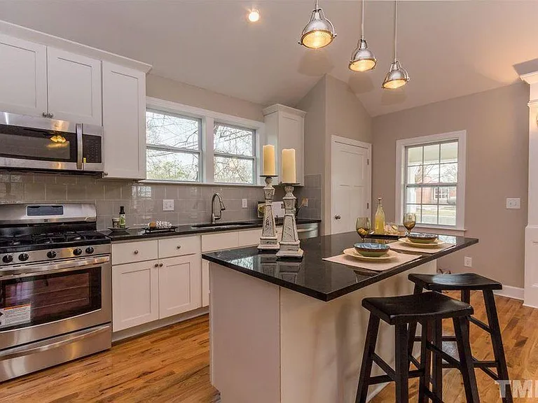 705 E Lenoir St — Photo 9