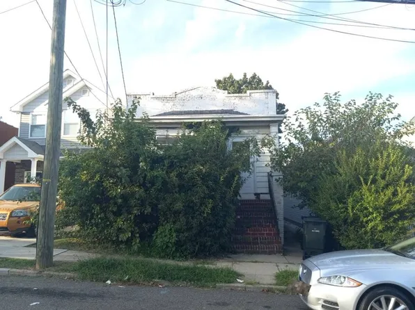 412 Alpine St, Perth Amboy, NJ 08861