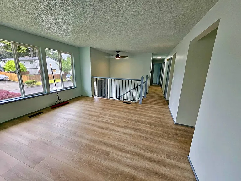 4323 SE 4th Pl — Photo 4