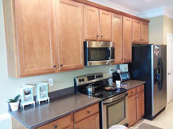 2nd image of 5 Kelsey Glen Ln