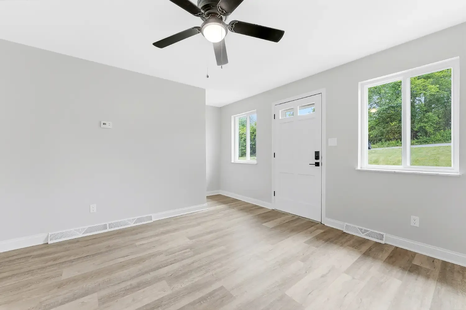 2 bed, 990 sqft, $1,500 — Photo 4