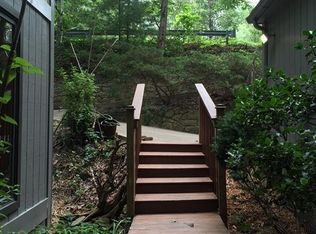 1585 Hampton Rd, Charleston, WV 25314