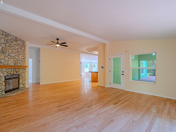 4th image of 17407 NE 224th Ct