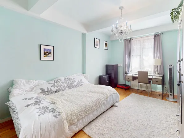 2546 East 13th Street image 8 of 10