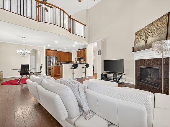 5th image of 25335 Holton Ridge Dr