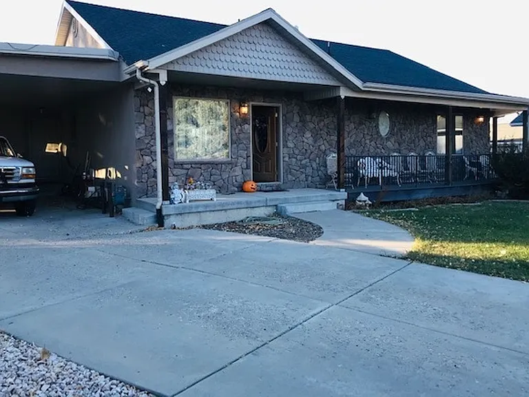 925 S 7450 E — Photo 16