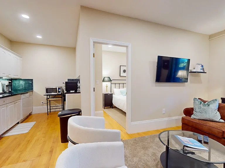 290 Beacon St #3A — Photo 6