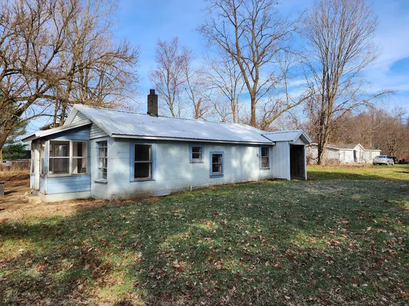 21102 1st St, Three Rivers, MI 49093