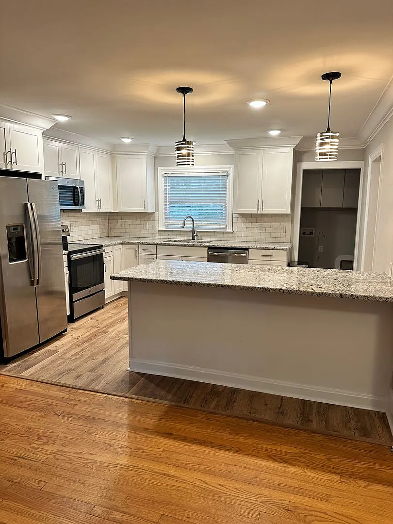 Desirable 3 Bedroom Home UNCW/Cape Fear Students Welcome — Photo 3