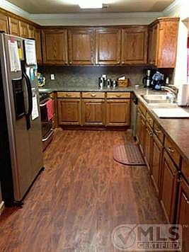 4th image of 708 Wyche Ct