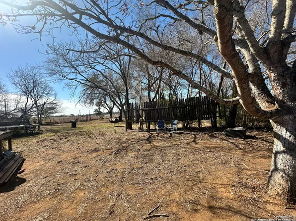 14998 Adkins Elmendorf, Elmendorf, TX 78112