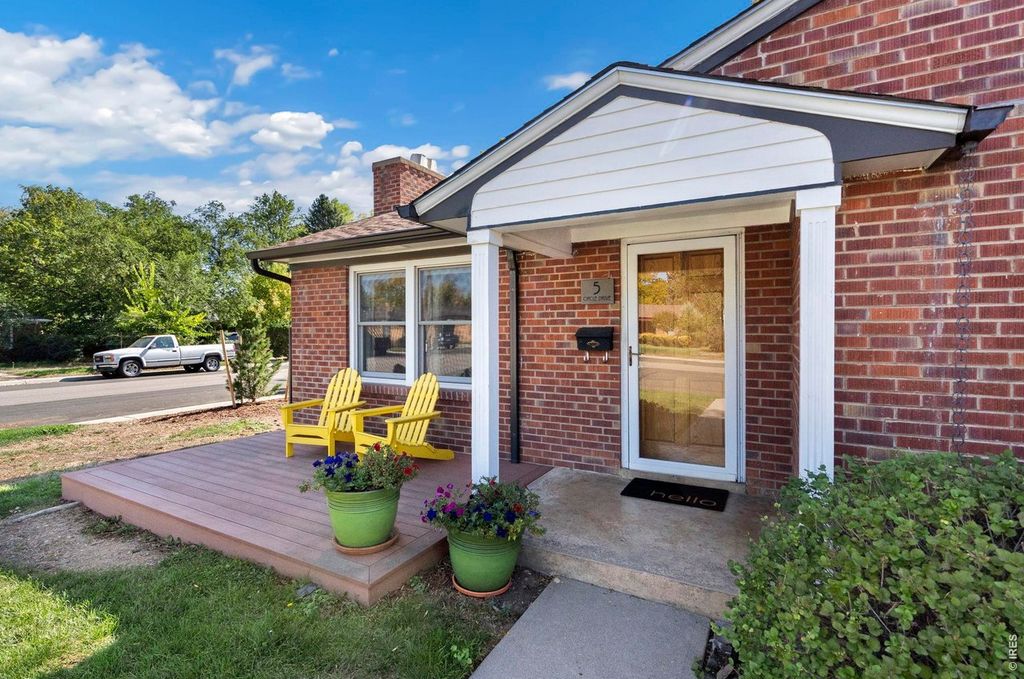 5 Circle Dr