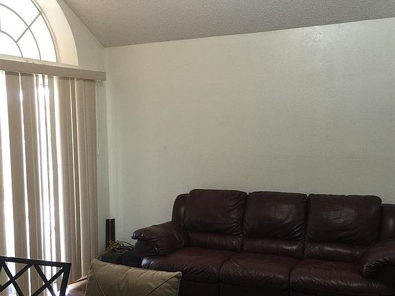 3rd image of 1426 Glenwood Dr
