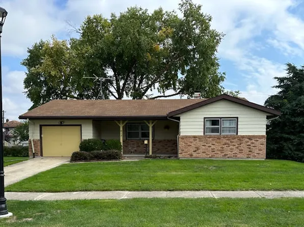 817 N Main St, Rochelle, IL 61068