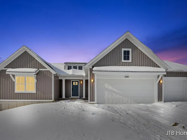 1040 N Washington St SE, Lowell, MI 49331