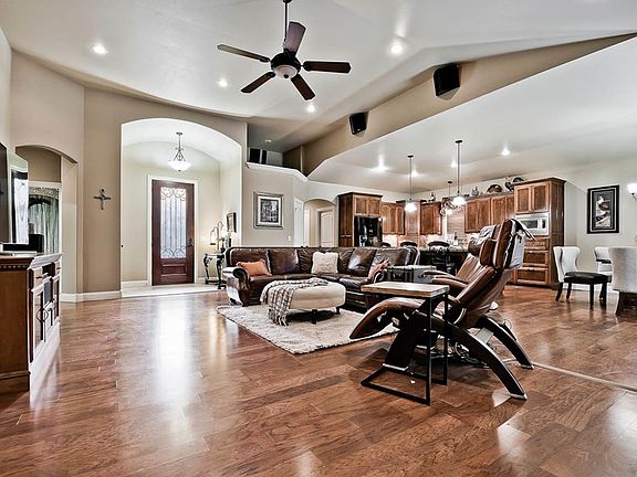 5th image of 57 Clevelys Ln