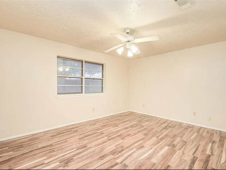 8206 Westbank Ave — Photo 11