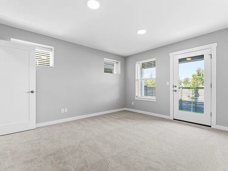16457 NW Liberty St #1 — Photo 38