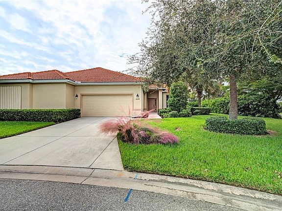 3rd image of 2628 Wax Myrtle Ct