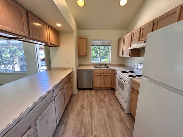 2965 NE Worthington Ct Unit 1