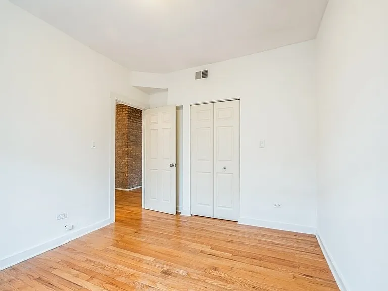 905 W Cornelia Ave #2W — Photo 10