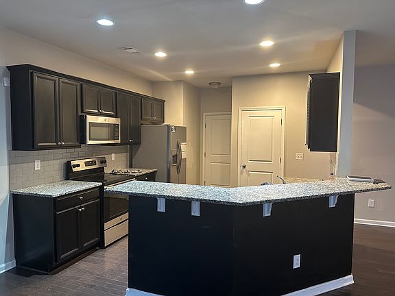 4th image of 1481 Brushed Ln