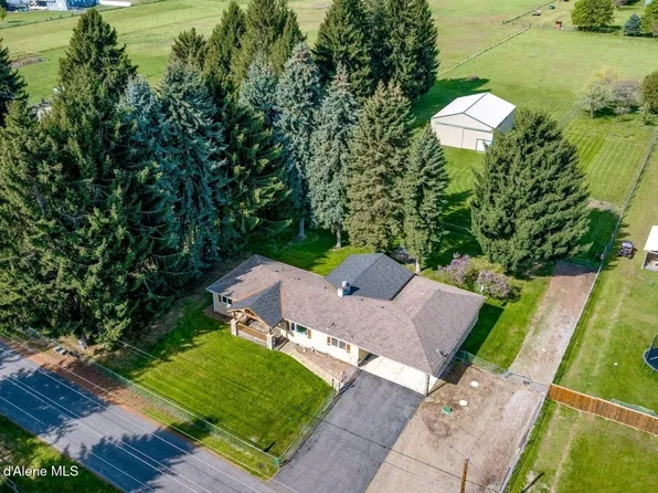 5815 N 17th St, Dalton Gardens, ID 83815