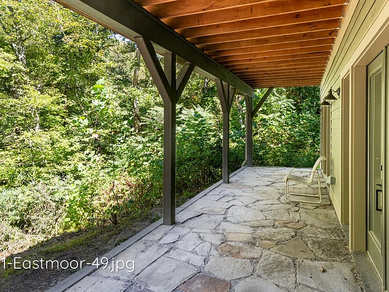 110 Eastmoor Dr — Photo 7