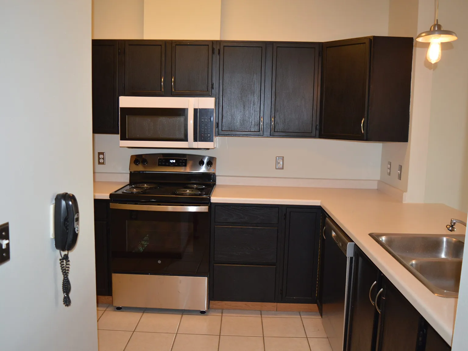 1 bed, 815 sqft, $1,595 — Photo 2