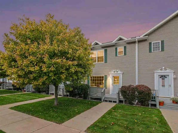 827 Arlington Ave APT 11, Petoskey, MI 49770
