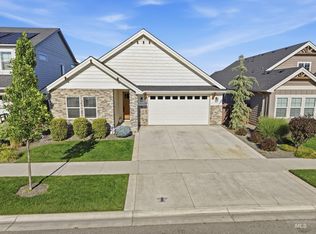 6548 N Oakstone Ave, Meridian, ID 83646