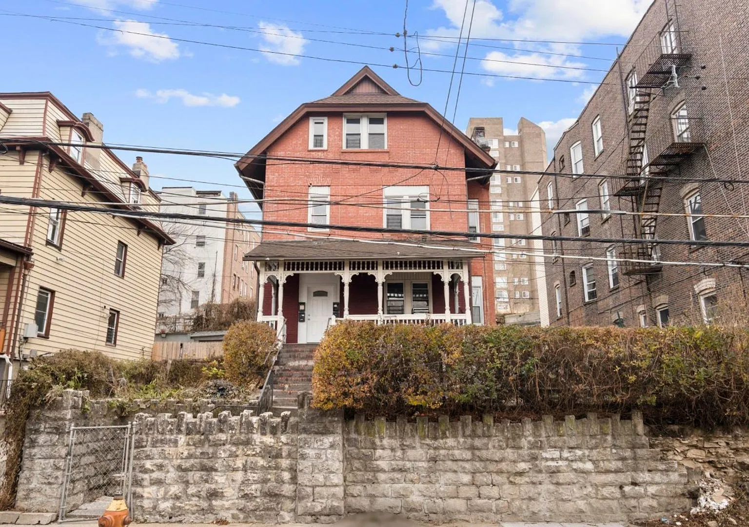 104 Buena Vista Ave — Photo 2