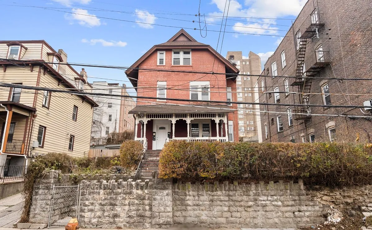 Building Photo - 104 Buena Vista Ave