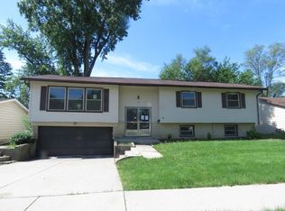 1540 Walnut Ave, Hanover Park, IL 60133