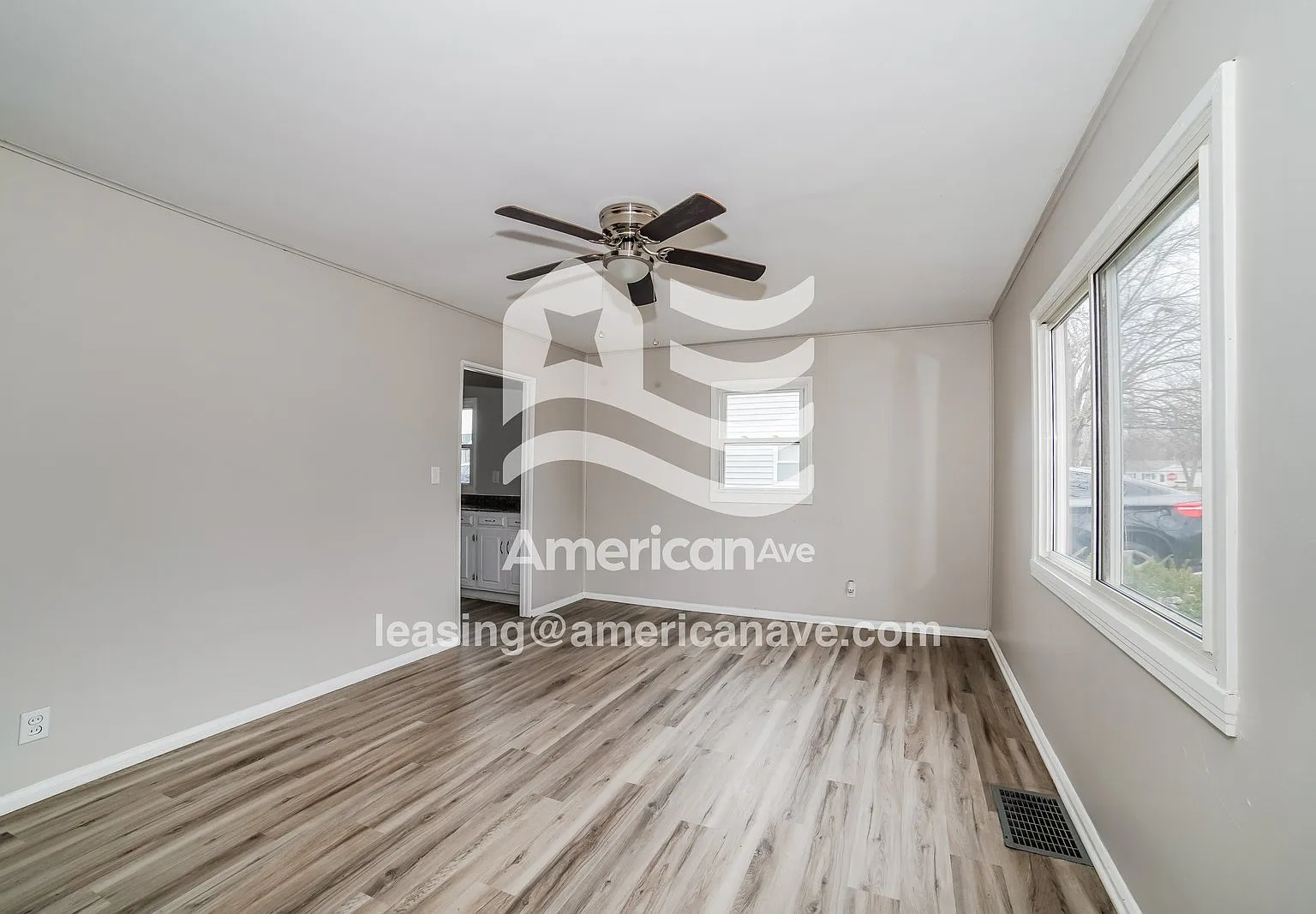 3 bed, 1.0 bath, 1259 sqft, $1,297 — Photo 4