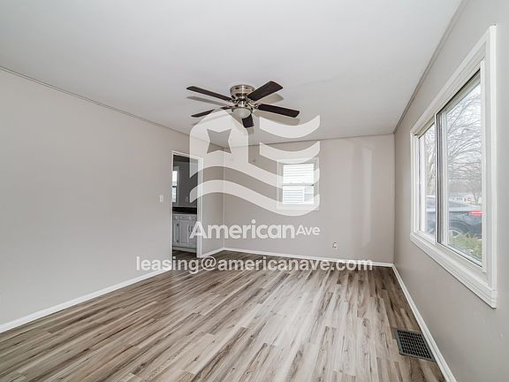 1215878_004_wm_-_living_room_13458219.jpg