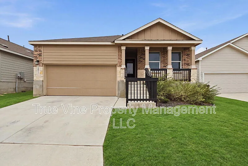 3 bed, 2.0 bath, 1910 sqft, $1,975 — Photo 3