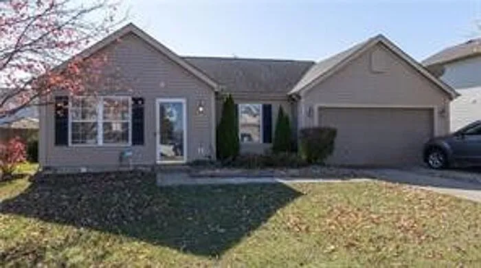 10717 Sedgegrass Dr photo 1