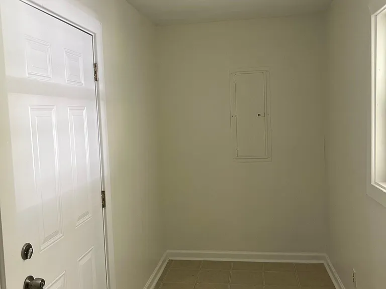 4454 Roberta Cir — Photo 9
