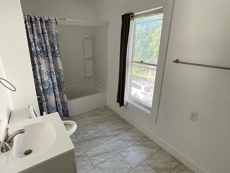 108 Buell St — Photo 2