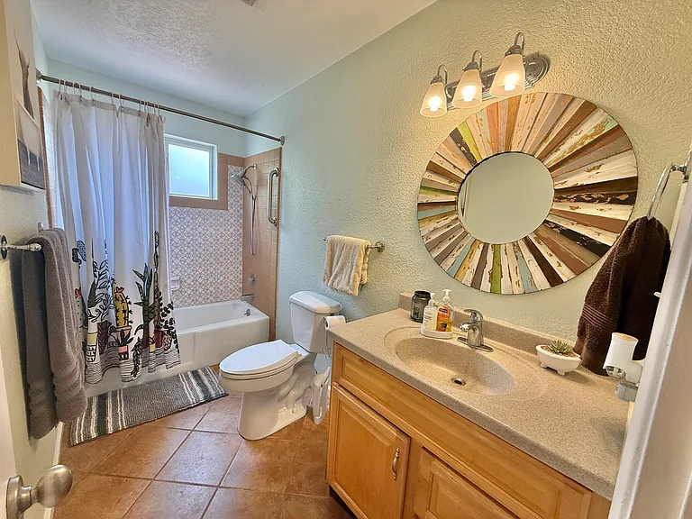 1120 S Hereford Ave — Photo 20