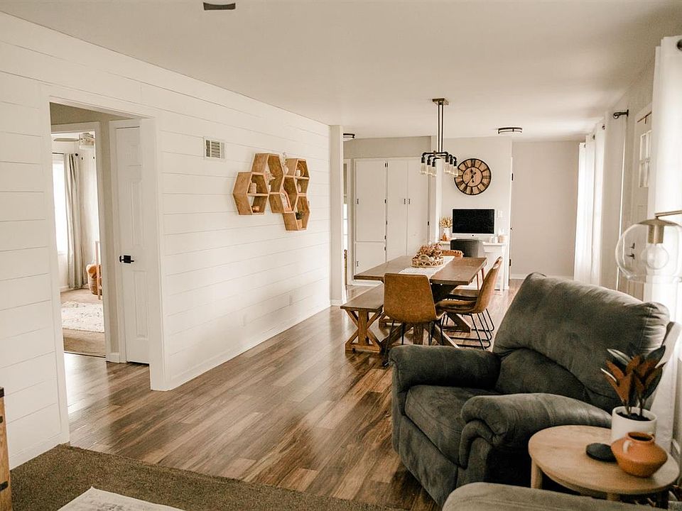 110 E Vinton St, Coggon, IA 52218 Zillow